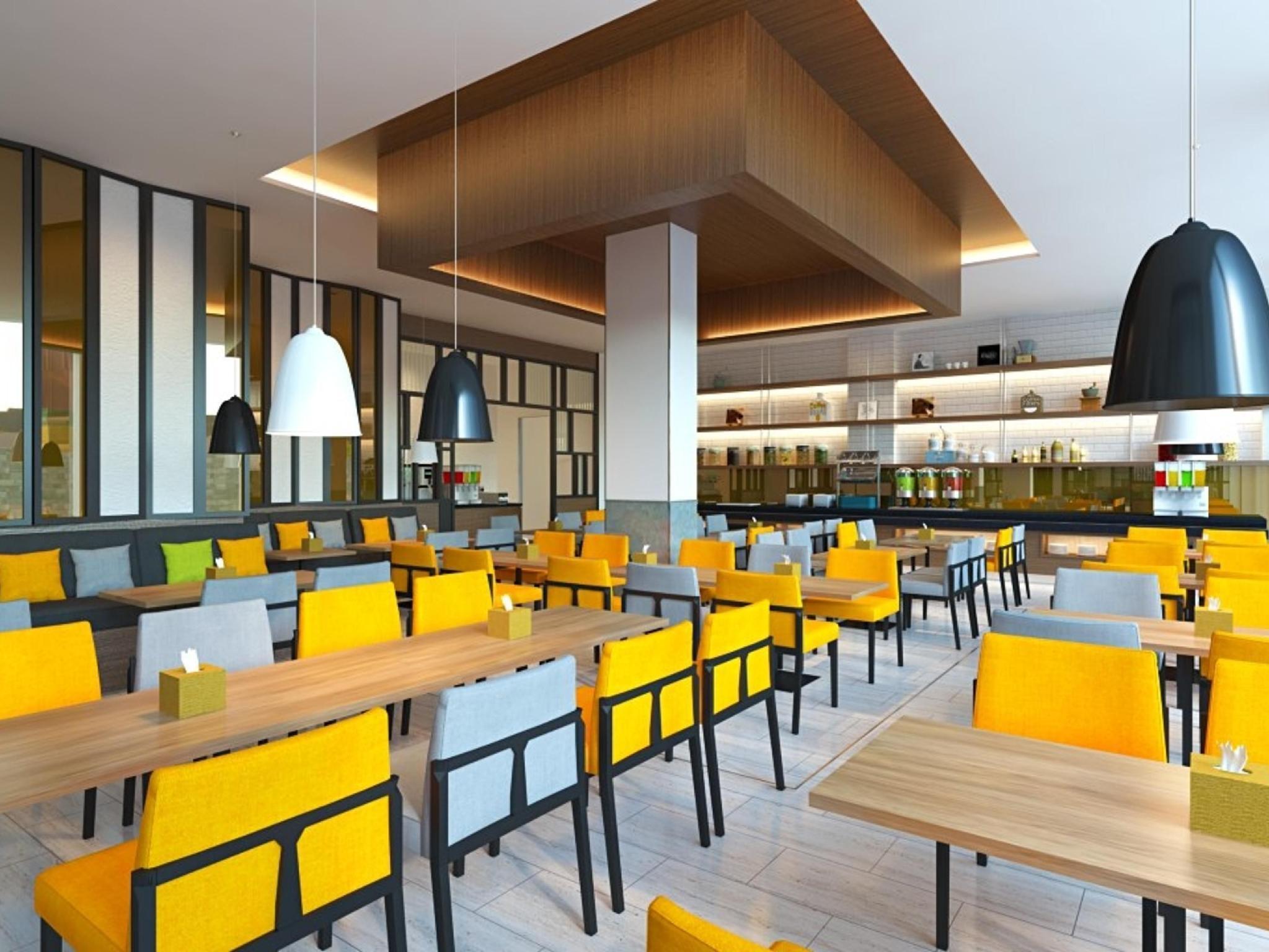 Holiday Inn Express Jakarta Matraman By Ihg Exterior photo